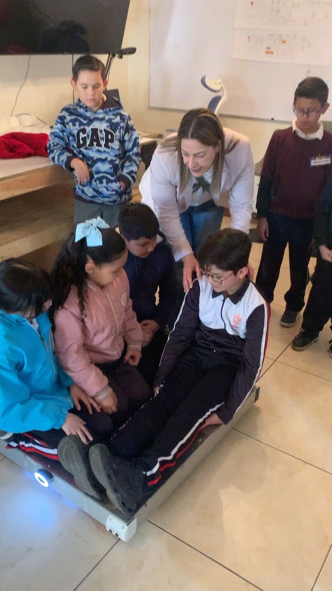 Alumnos trabajando con CURRUS